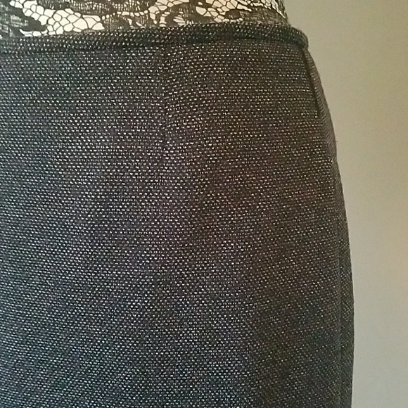 Tahari grey skirt with back split, size 6 - Picture 2 of 3
